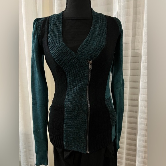 Sweater - Picture 3 of 3